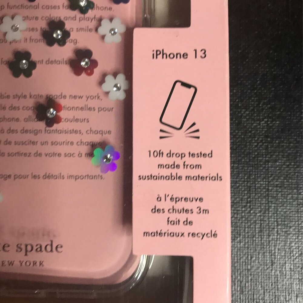 kate spade new york - Protective Hardshell Case for iPhone 13 - Flower - Picture 2 of 3